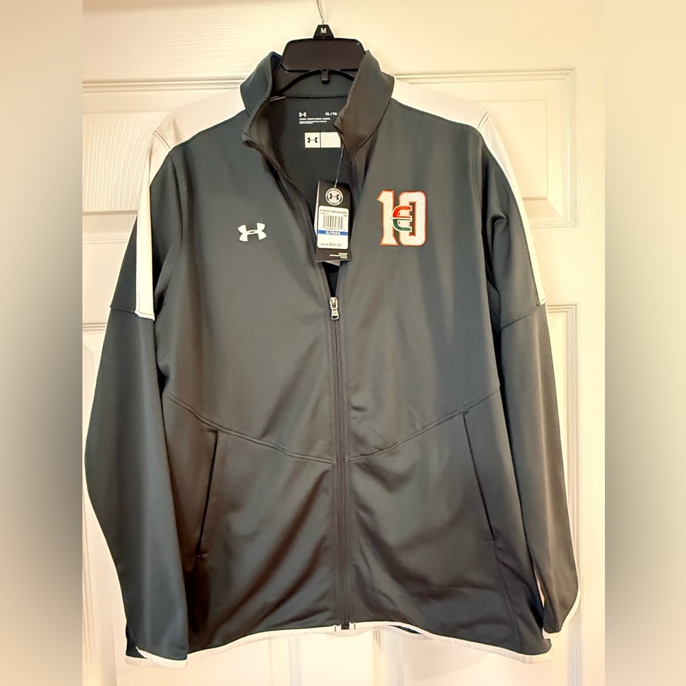 Under Armour Woman’s XL Black and White Windbreaker